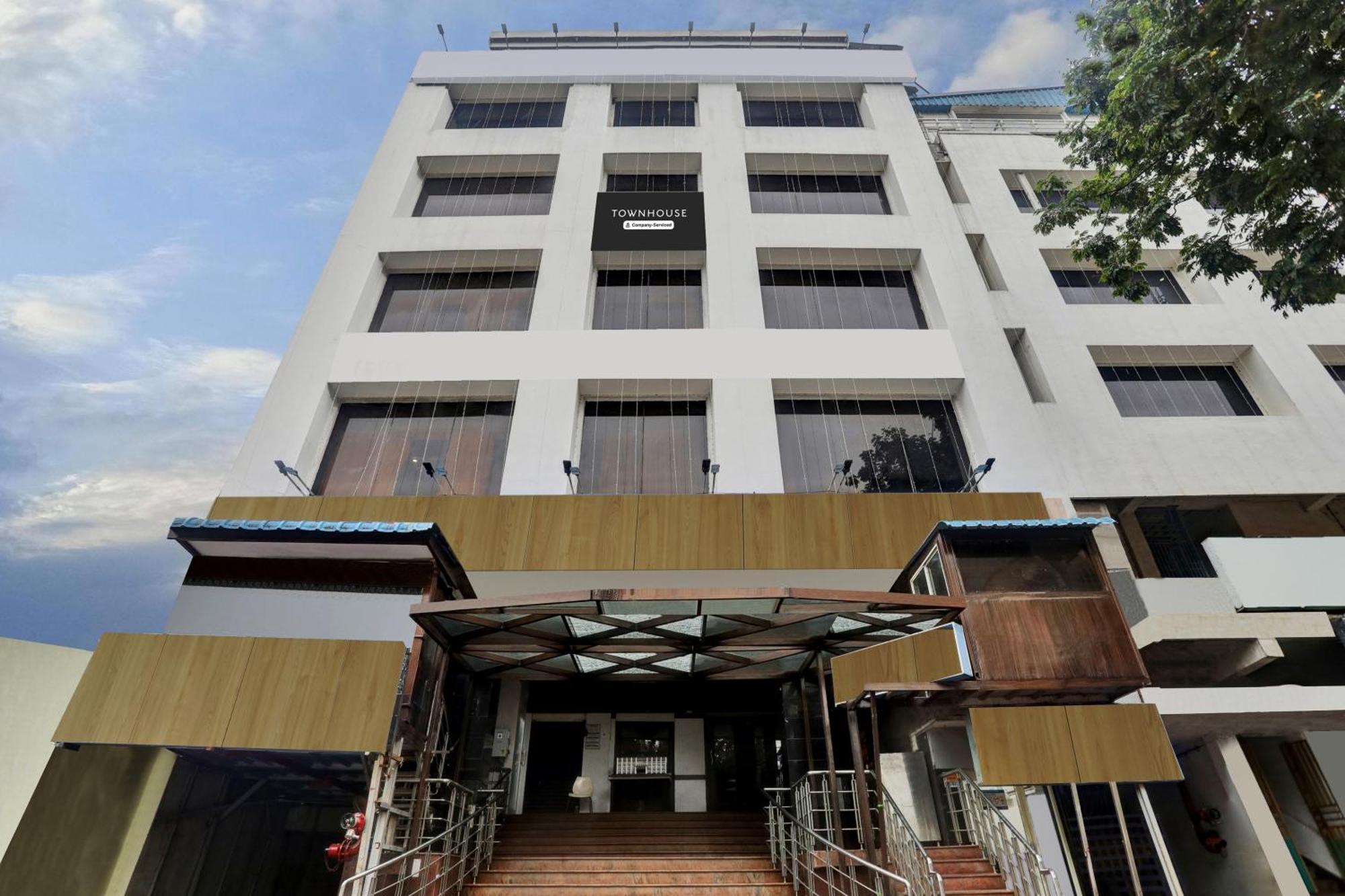 Townhouse Eluru Hotel Екстериор снимка