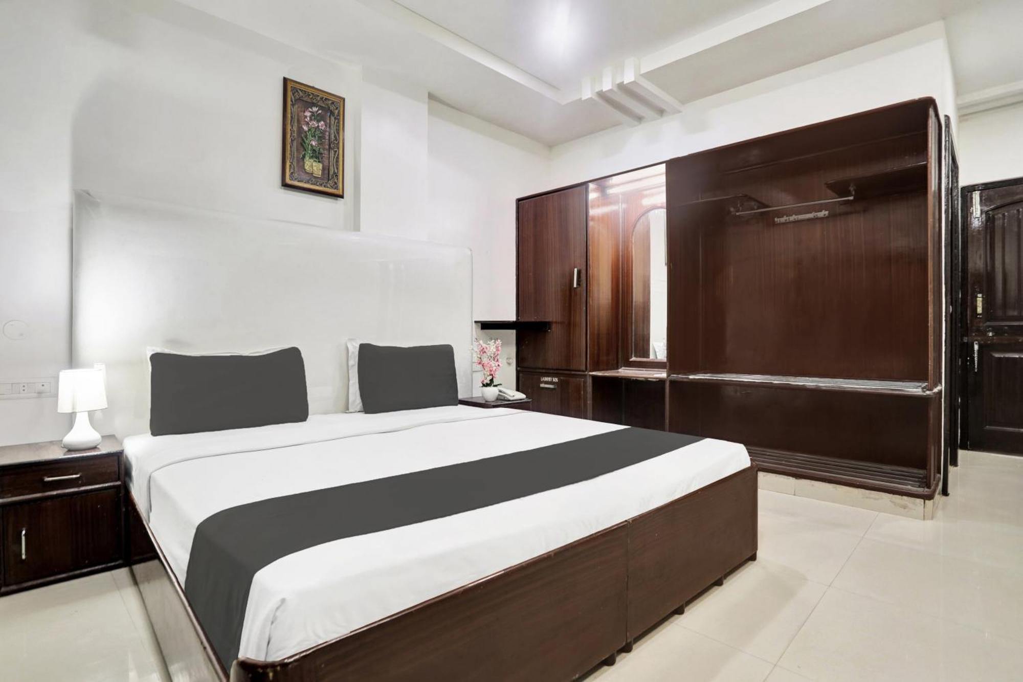 Townhouse Eluru Hotel Екстериор снимка