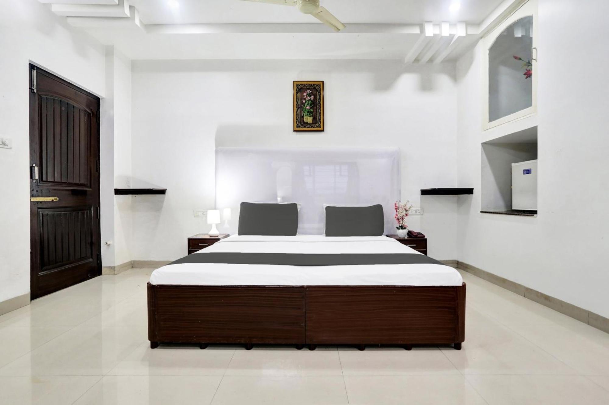 Townhouse Eluru Hotel Екстериор снимка