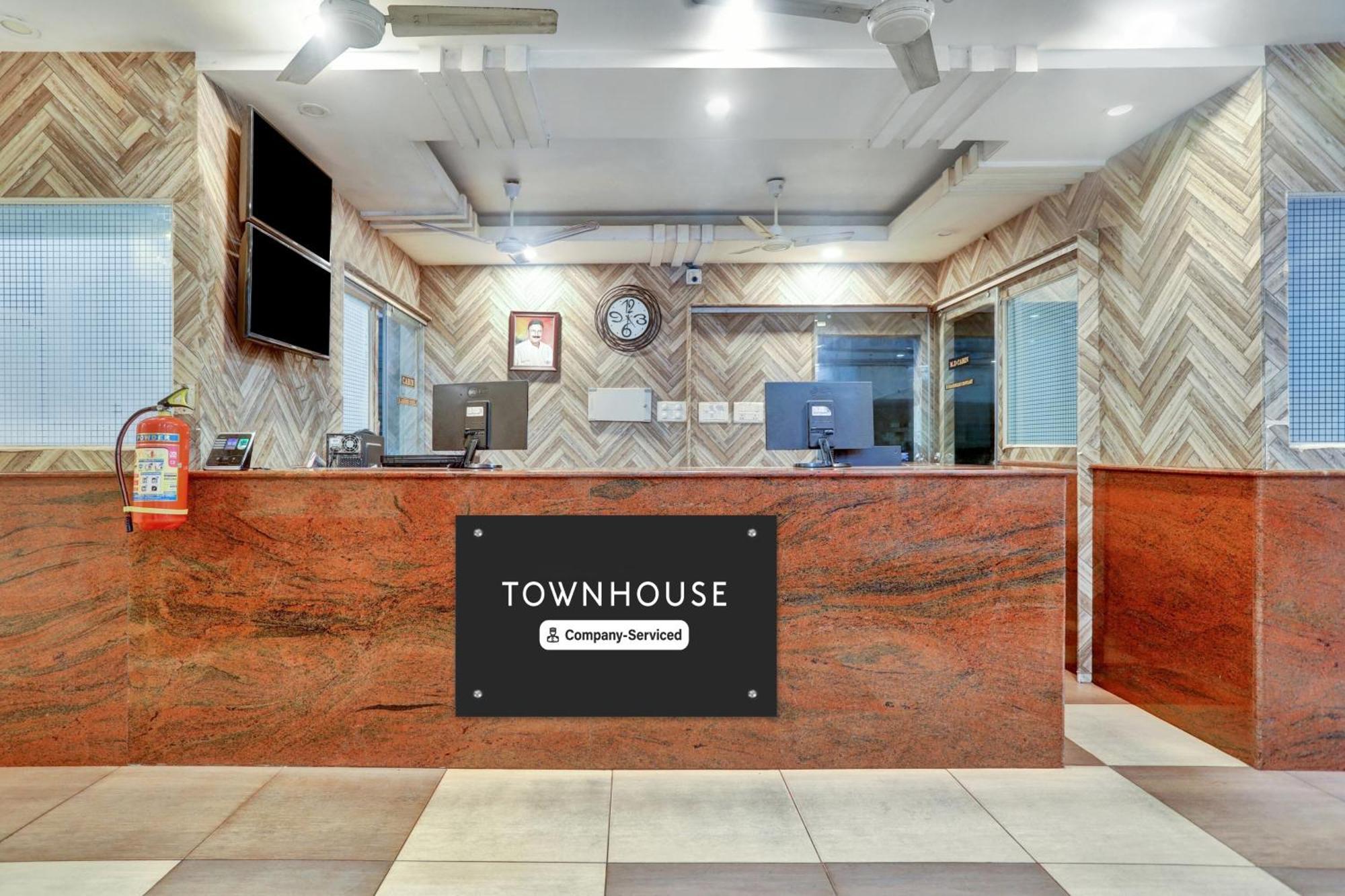 Townhouse Eluru Hotel Екстериор снимка